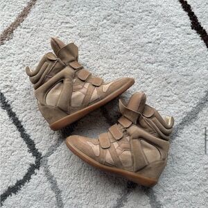 Slightly worn Isabel marant size 8.5 in women can fit 8